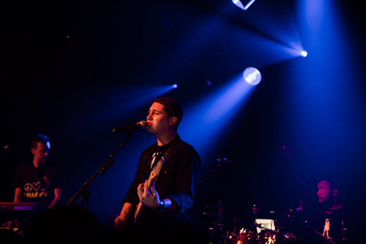 Chris Cab @ AB Club, picture 4, photographed by Tom Stessens - FrontView Magazine