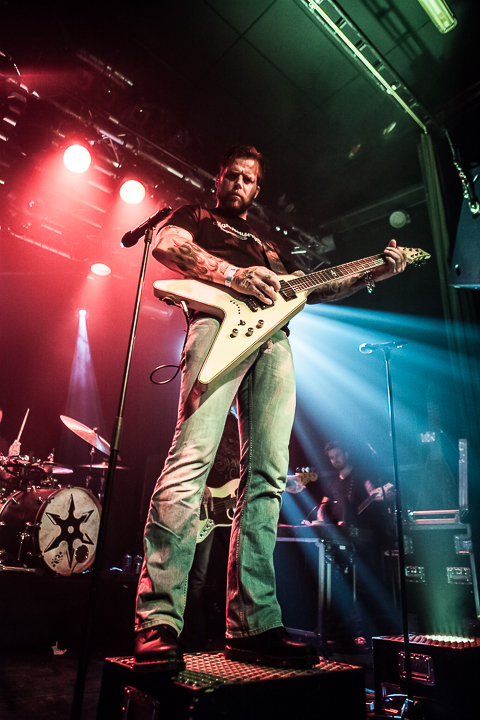 Mustasch @ 013, picture 15, photographed by Dorien Goetschalckx - FrontView Magazine