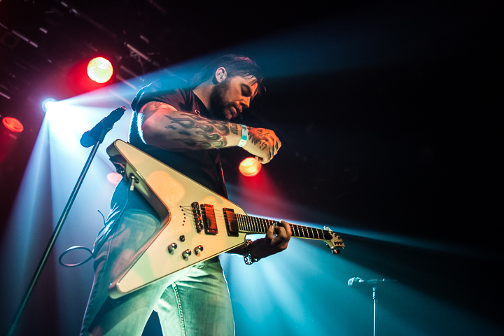 Mustasch @ 013, picture 18, photographed by Dorien Goetschalckx - FrontView Magazine