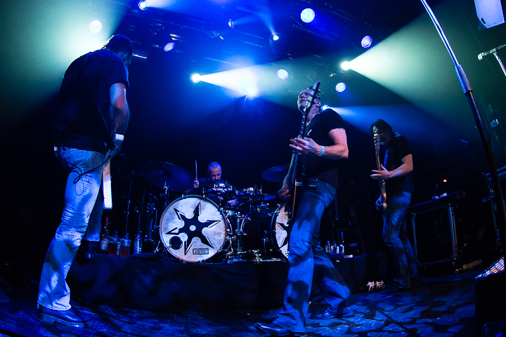 Mustasch @ 013, picture 20, photographed by Dorien Goetschalckx - FrontView Magazine