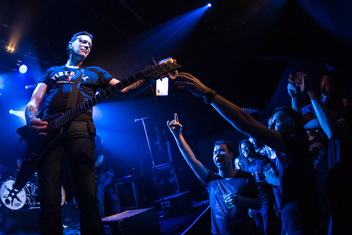 Mustasch @ 013, picture 23, photographed by Dorien Goetschalckx - FrontView Magazine