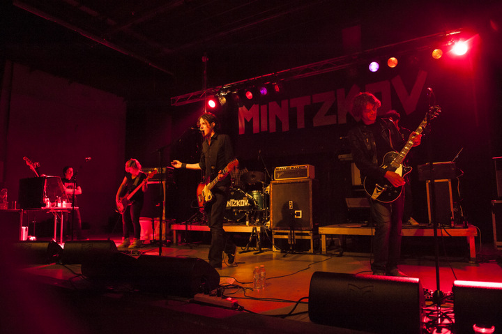 Mintzkov @ vredesfeesten Ieper Perron, picture 5, photographed by Devid Camerlynck - FrontView Magazine