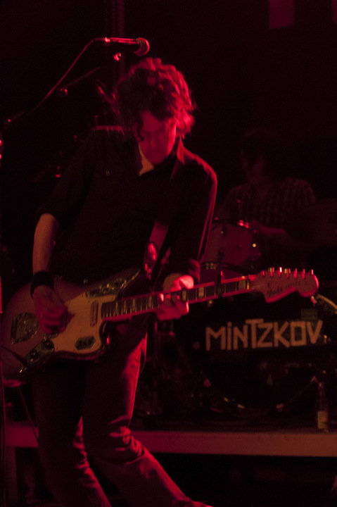 Mintzkov @ vredesfeesten Ieper Perron, picture 10, photographed by Devid Camerlynck - FrontView Magazine