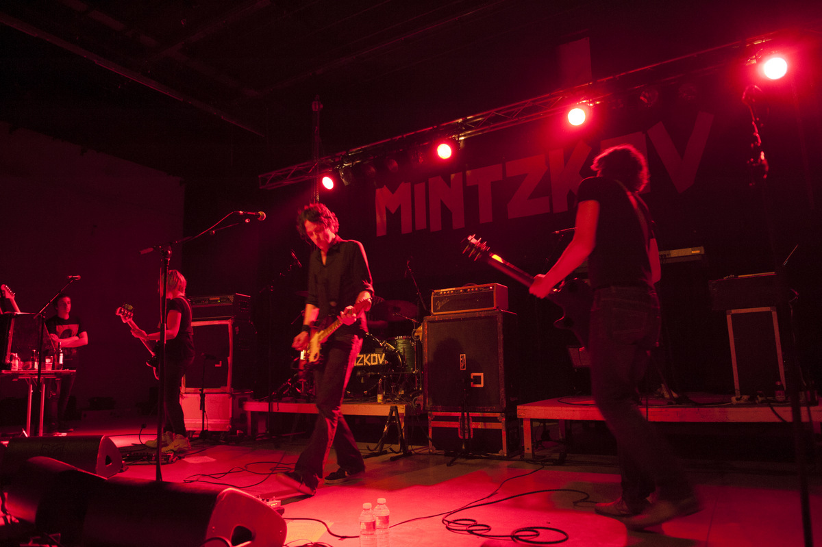 Mintzkov @ vredesfeesten Ieper Perron, picture 20, photographed by Devid Camerlynck - FrontView Magazine