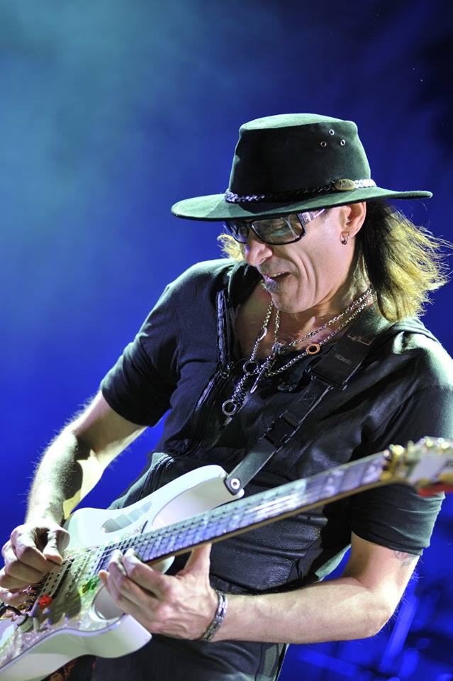 STeve Vai Markant XL, picture 6, photographed by Gunther Moens - FrontView Magazine