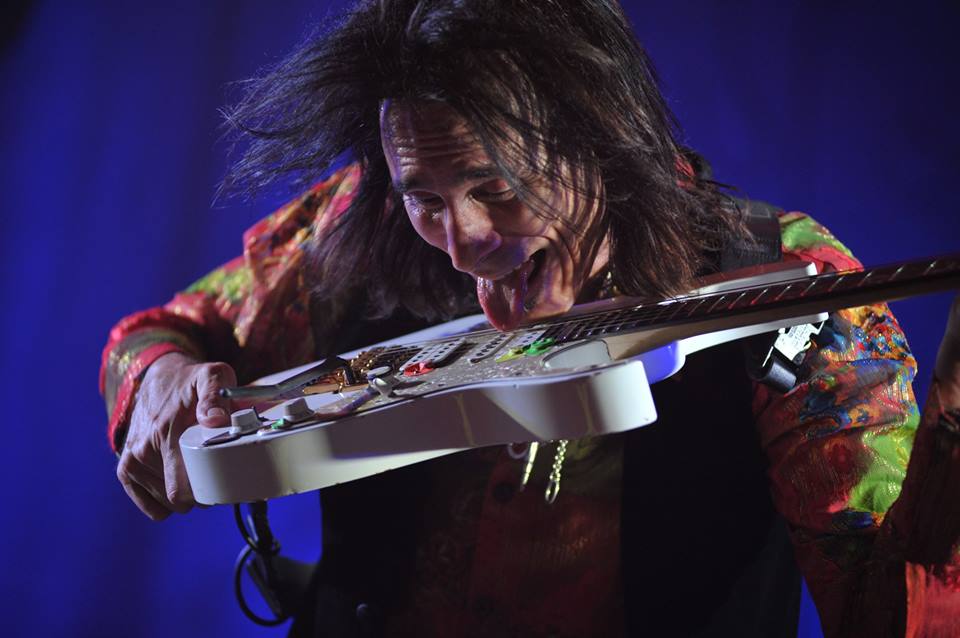 STeve Vai Markant XL, picture 8, photographed by Gunther Moens - FrontView Magazine