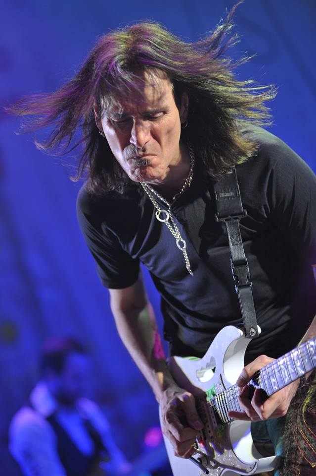 STeve Vai Markant XL, picture 16, photographed by Gunther Moens - FrontView Magazine