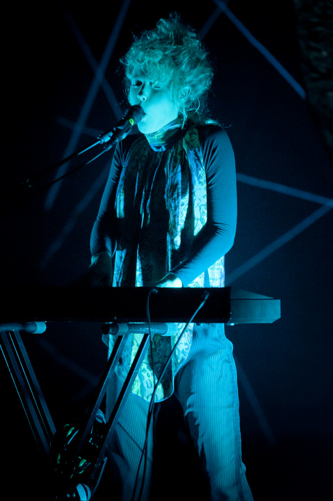 SX @ vredesfeesten Ieper Perron, picture 15, photographed by Devid Camerlynck - FrontView Magazine