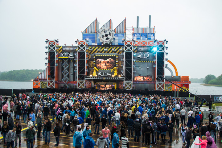 XXlerator Outdoor 2014 @ Bussloo, picture 1, photographed by Tom Van Tongerloo - FrontView Magazine