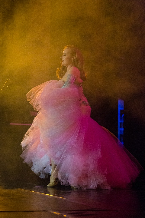 Cabaret New Burlesque @ De Roma, picture 26, photographed by Edwin Houdevelt - FrontView Magazine