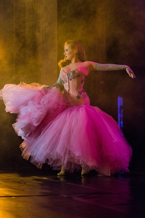 Cabaret New Burlesque @ De Roma, picture 27, photographed by Edwin Houdevelt - FrontView Magazine