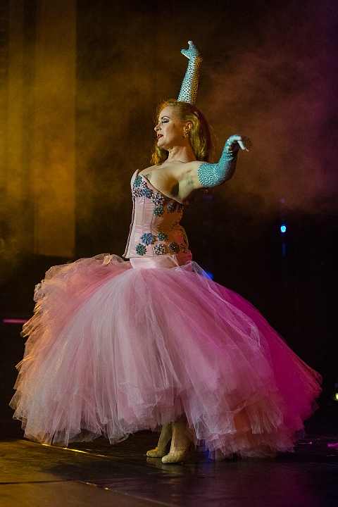 Cabaret New Burlesque @ De Roma, picture 28, photographed by Edwin Houdevelt - FrontView Magazine