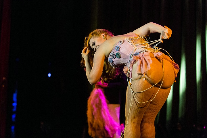 Cabaret New Burlesque @ De Roma, picture 35, photographed by Edwin Houdevelt - FrontView Magazine