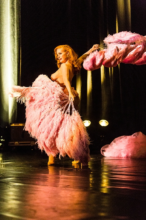 Cabaret New Burlesque @ De Roma, picture 37, photographed by Edwin Houdevelt - FrontView Magazine