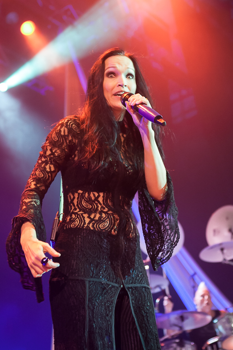 tarja @ Effenaar, picture 28, photographed by Dorien Goetschalckx - FrontView Magazine