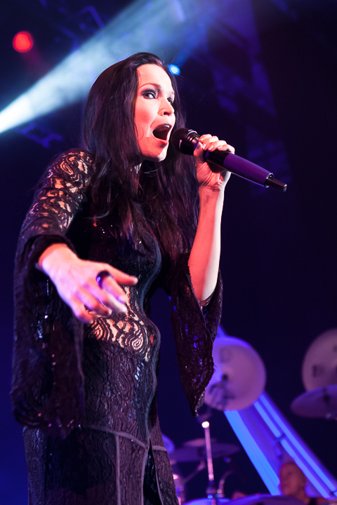 tarja @ Effenaar, picture 29, photographed by Dorien Goetschalckx - FrontView Magazine