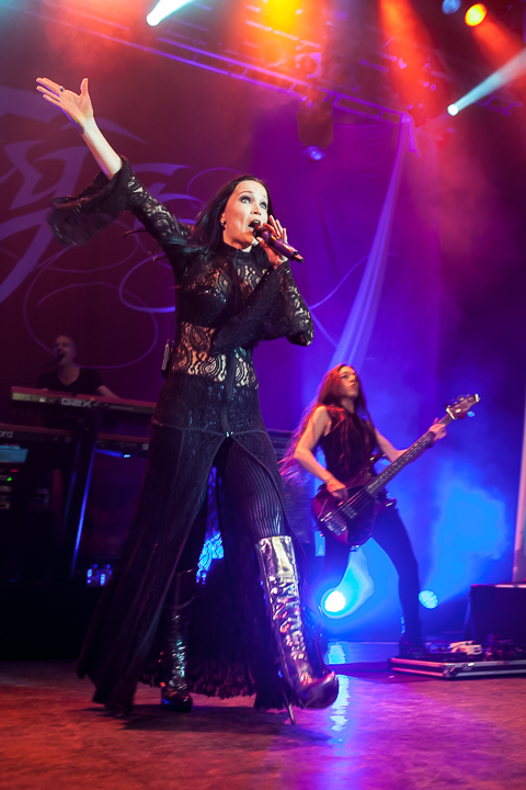 tarja @ Effenaar, picture 30, photographed by Dorien Goetschalckx - FrontView Magazine