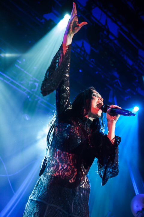 tarja @ Effenaar, picture 34, photographed by Dorien Goetschalckx - FrontView Magazine