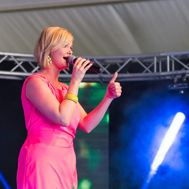 Eveline Cannoot @ Wortegemsen Feesten, picture 12, photographed by Guy Danneels - FrontView Magazine