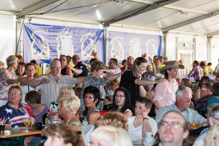 Eveline Cannoot @ Wortegemsen Feesten, picture 14, photographed by Guy Danneels - FrontView Magazine