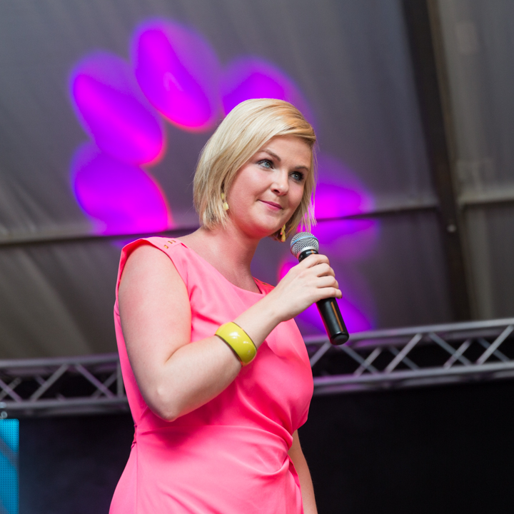 Eveline Cannoot @ Wortegemsen Feesten, picture 17, photographed by Guy Danneels - FrontView Magazine