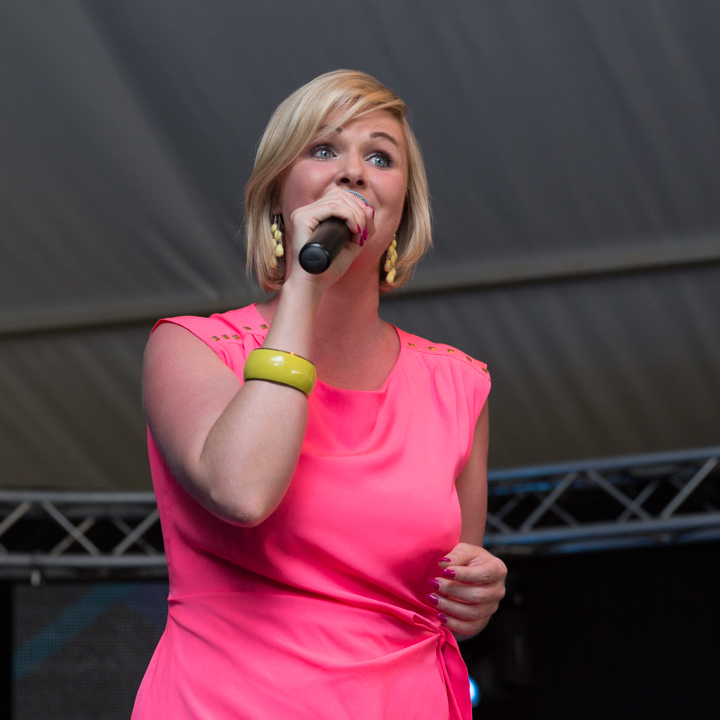 Eveline Cannoot @ Wortegemsen Feesten, picture 19, photographed by Guy Danneels - FrontView Magazine