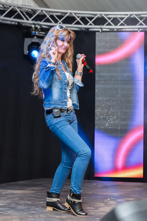 Hanny D @ Wortegemsen Feesten, picture 4, photographed by Guy Danneels - FrontView Magazine