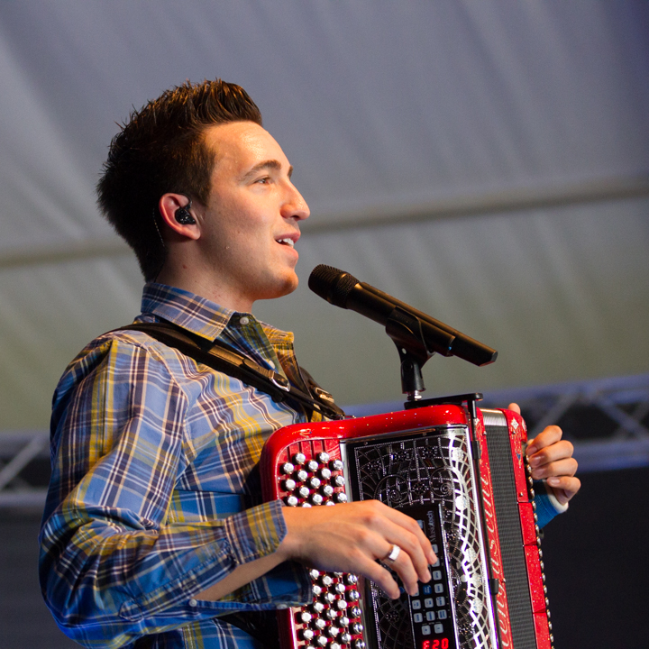 Matthias Lens @ Wortegemsen Feesten, picture 7, photographed by Guy Danneels - FrontView Magazine