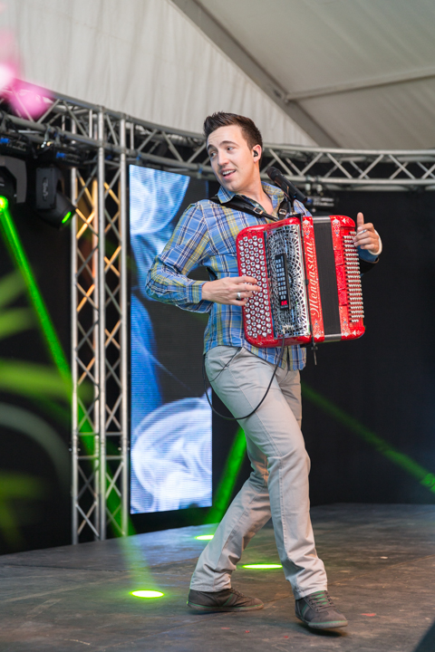 Matthias Lens @ Wortegemsen Feesten, picture 8, photographed by Guy Danneels - FrontView Magazine