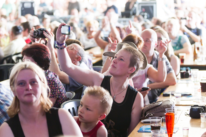 Matthias Lens @ Wortegemsen Feesten, picture 22, photographed by Guy Danneels - FrontView Magazine