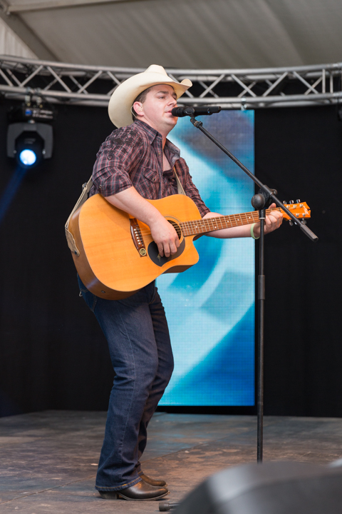 Robby Longo @ Wortegemsen Feesten, picture 2, photographed by Guy Danneels - FrontView Magazine