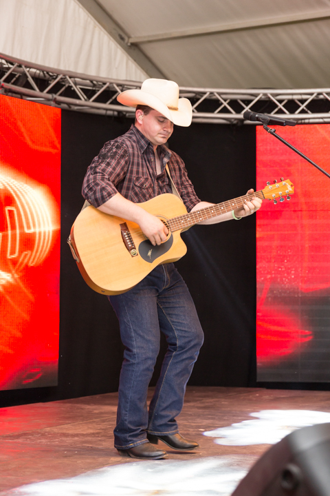 Robby Longo @ Wortegemsen Feesten, picture 8, photographed by Guy Danneels - FrontView Magazine