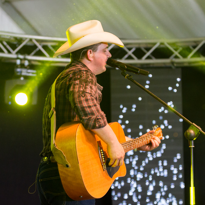 Robby Longo @ Wortegemsen Feesten, picture 18, photographed by Guy Danneels - FrontView Magazine