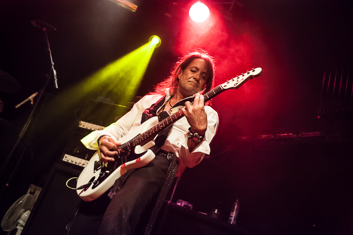 Jake E. Lee’s Red Dragon Cartel @ 013, picture 2, photographed by Dorien Goetschalckx - FrontView Magazine