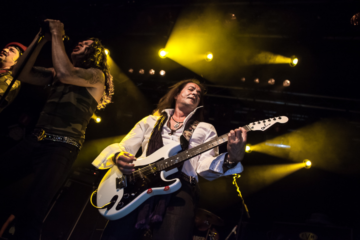Jake E. Lee’s Red Dragon Cartel @ 013, picture 8, photographed by Dorien Goetschalckx - FrontView Magazine