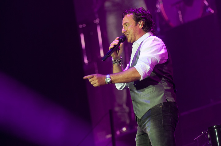 Marco Borsato - Duizend Spiegels Tour @ Sportpaleis Antwerpen, picture 1, photographed by Dimitri Vanlommel - FrontView Magazine