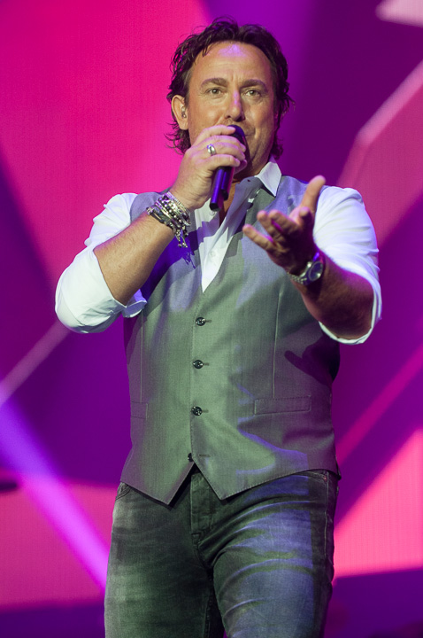 Marco Borsato - Duizend Spiegels Tour @ Sportpaleis Antwerpen, picture 2, photographed by Dimitri Vanlommel - FrontView Magazine