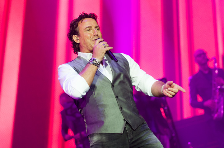 Marco Borsato - Duizend Spiegels Tour @ Sportpaleis Antwerpen, picture 7, photographed by Dimitri Vanlommel - FrontView Magazine