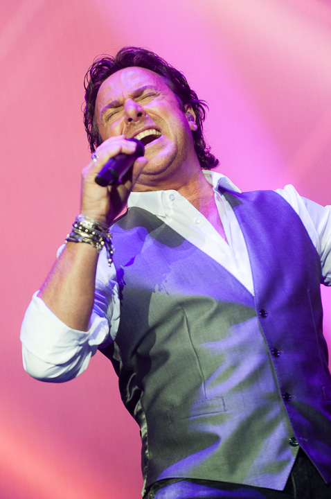 Marco Borsato - Duizend Spiegels Tour @ Sportpaleis Antwerpen, picture 8, photographed by Dimitri Vanlommel - FrontView Magazine