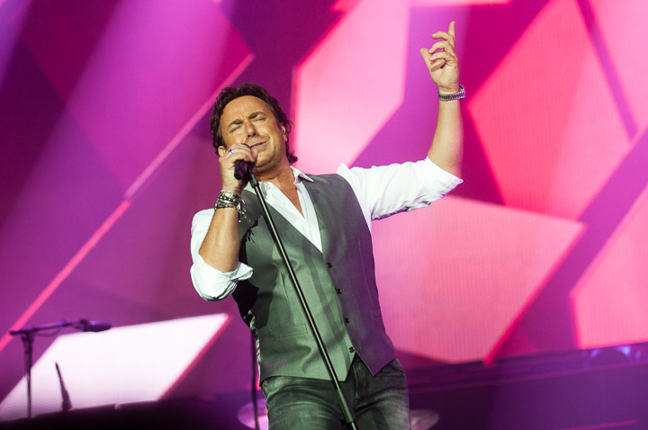 Marco Borsato - Duizend Spiegels Tour @ Sportpaleis Antwerpen, picture 9, photographed by Dimitri Vanlommel - FrontView Magazine