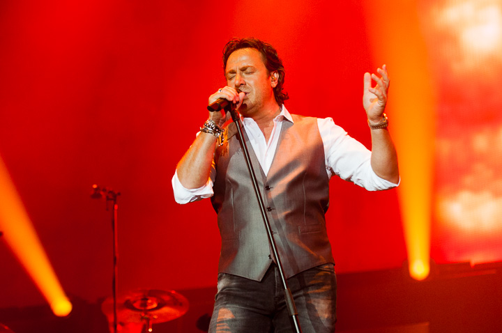 Marco Borsato - Duizend Spiegels Tour @ Sportpaleis Antwerpen, picture 10, photographed by Dimitri Vanlommel - FrontView Magazine