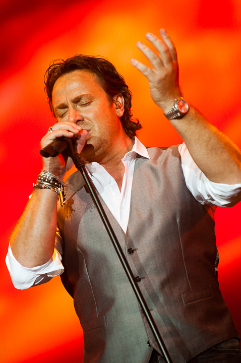 Marco Borsato - Duizend Spiegels Tour @ Sportpaleis Antwerpen, picture 13, photographed by Dimitri Vanlommel - FrontView Magazine