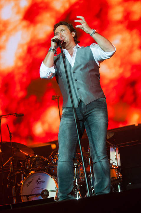 Marco Borsato - Duizend Spiegels Tour @ Sportpaleis Antwerpen, picture 15, photographed by Dimitri Vanlommel - FrontView Magazine