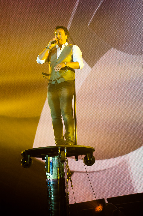 Marco Borsato - Duizend Spiegels Tour @ Sportpaleis Antwerpen, picture 23, photographed by Dimitri Vanlommel - FrontView Magazine