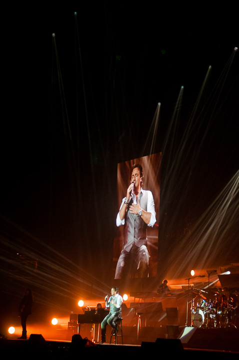 Marco Borsato - Duizend Spiegels Tour @ Sportpaleis Antwerpen, picture 26, photographed by Dimitri Vanlommel - FrontView Magazine
