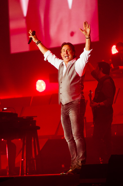 Marco Borsato - Duizend Spiegels Tour @ Sportpaleis Antwerpen, picture 35, photographed by Dimitri Vanlommel - FrontView Magazine