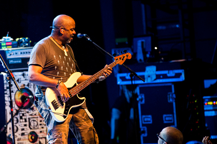Michael Franti & Spearhead @ Het Depot, picture 18, photographed by Kurt Jacobs - FrontView Magazine