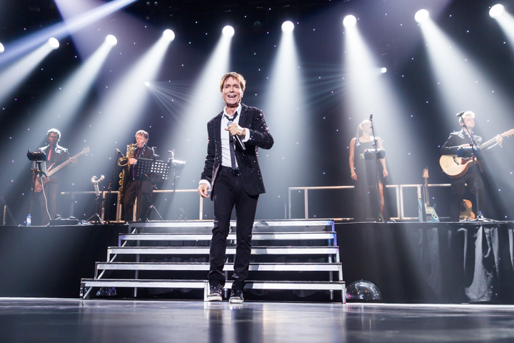 Cliff Richard @ Expo Brussel Paleis 12, foto 1, foto's door Guy Danneels - FrontView Magazine