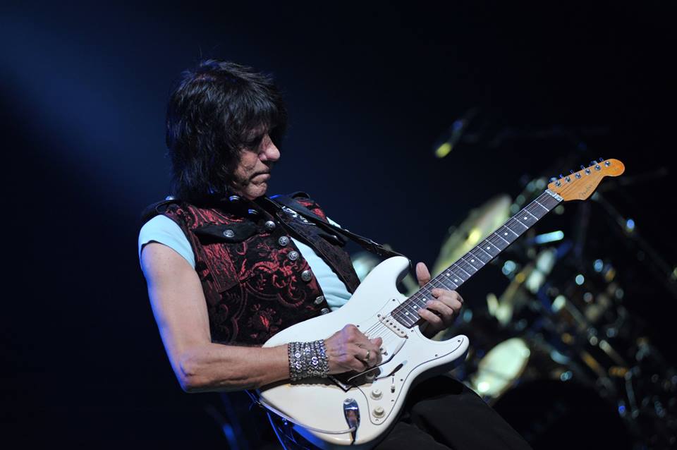 Jeff Beck Ancienne Belgique, picture 2, photographed by Gunther Moens - FrontView Magazine