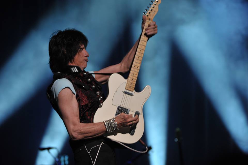 Jeff Beck Ancienne Belgique, picture 7, photographed by Gunther Moens - FrontView Magazine